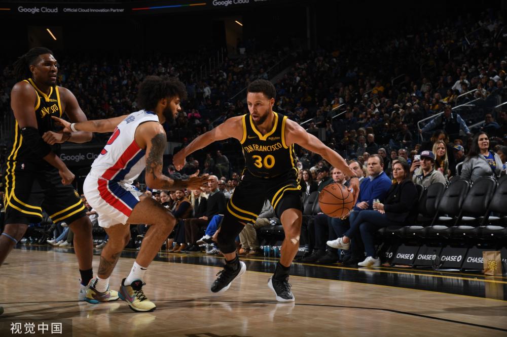 与部分球员 与部分球员